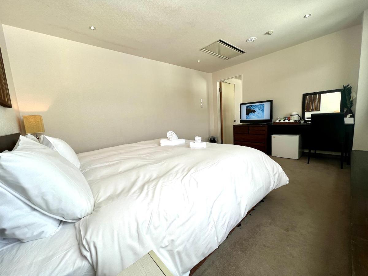 Hotel Echo And
